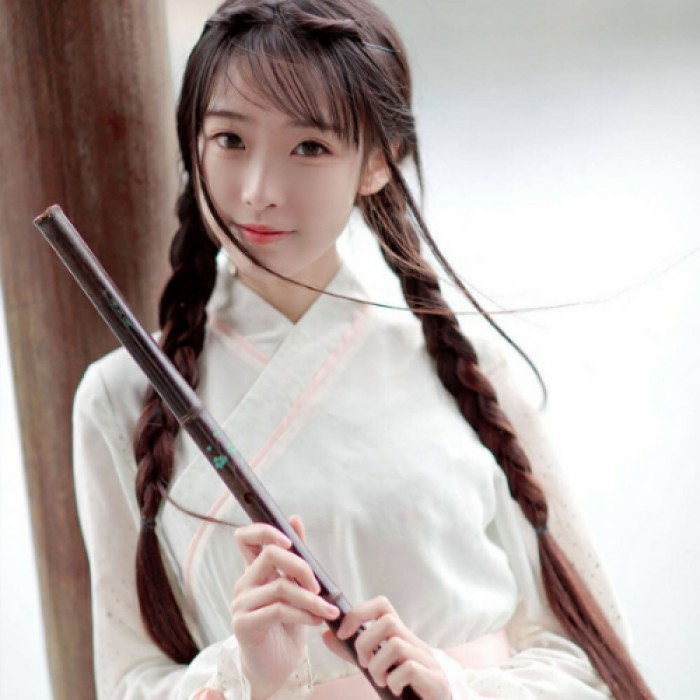 柳眉杏眼女生頭像，古風女子qq頭像