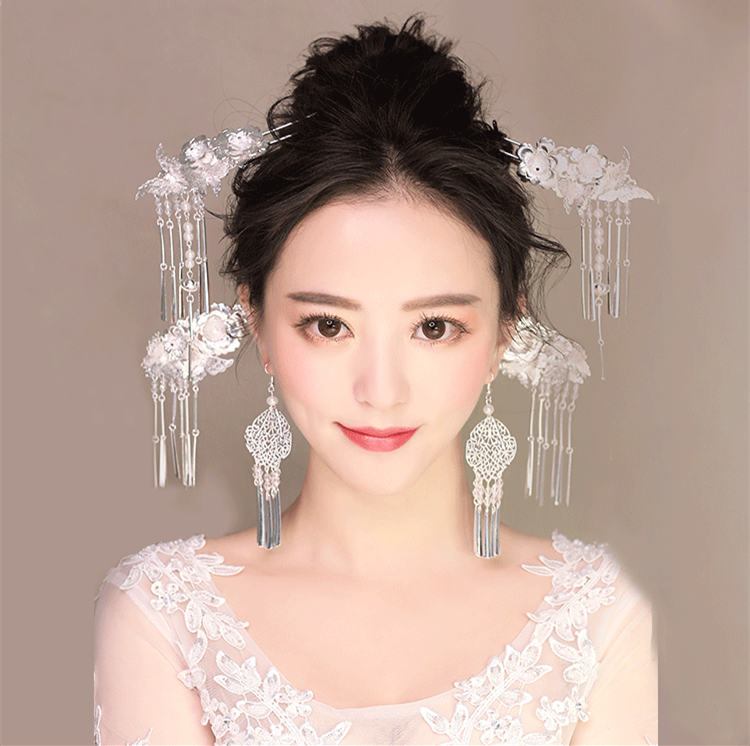 匠心啟航閱讀銀白色步搖，新文藝復(fù)古發(fā)簪