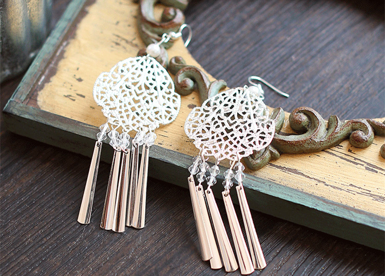 匠心啟航閱讀銀白色步搖，新文藝復(fù)古發(fā)簪