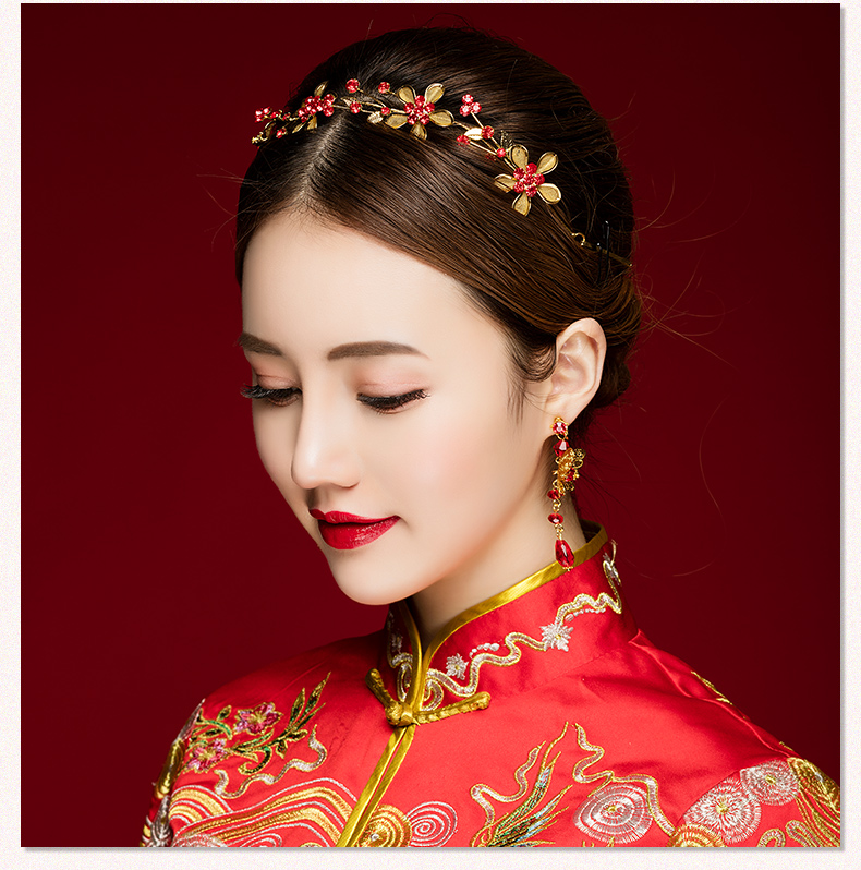 小巧中式敬酒禮服頭飾，金與紅水晶的搭配