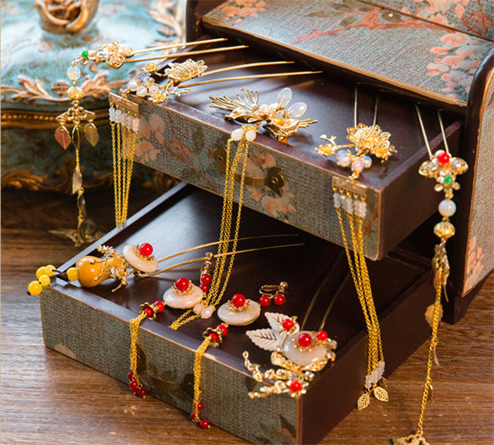 古玉串珠中式流蘇頭飾，新娘古裝發(fā)飾套裝