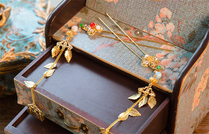 古玉串珠中式流蘇頭飾，新娘古裝發(fā)飾套裝