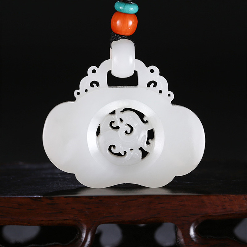 新疆和田羊脂玉龍騰掛件，龍騰富貴財源滾滾