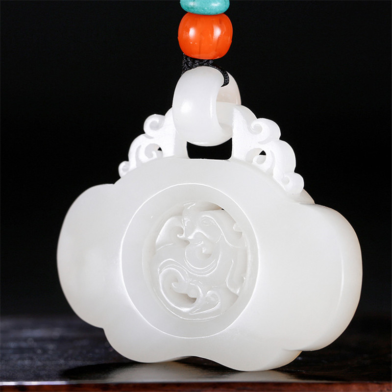 新疆和田羊脂玉龍騰掛件，龍騰富貴財源滾滾