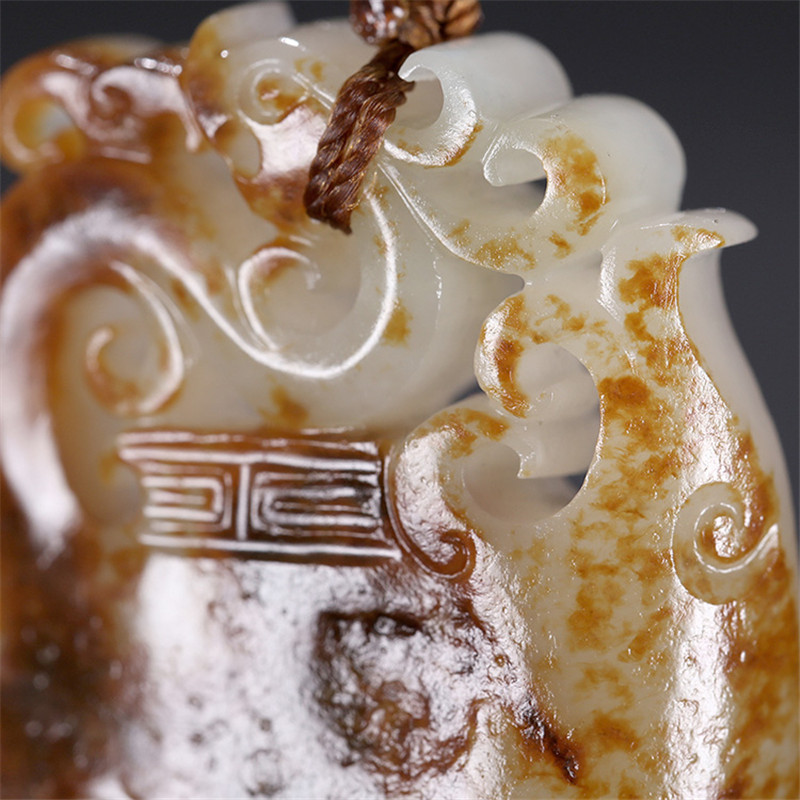 龍鳳圖騰雕刻和田玉，羊脂玉籽料掛件