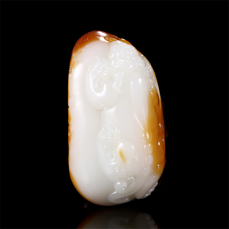 瑞獸納吉新疆和田玉手把件，精致白玉籽料雕刻