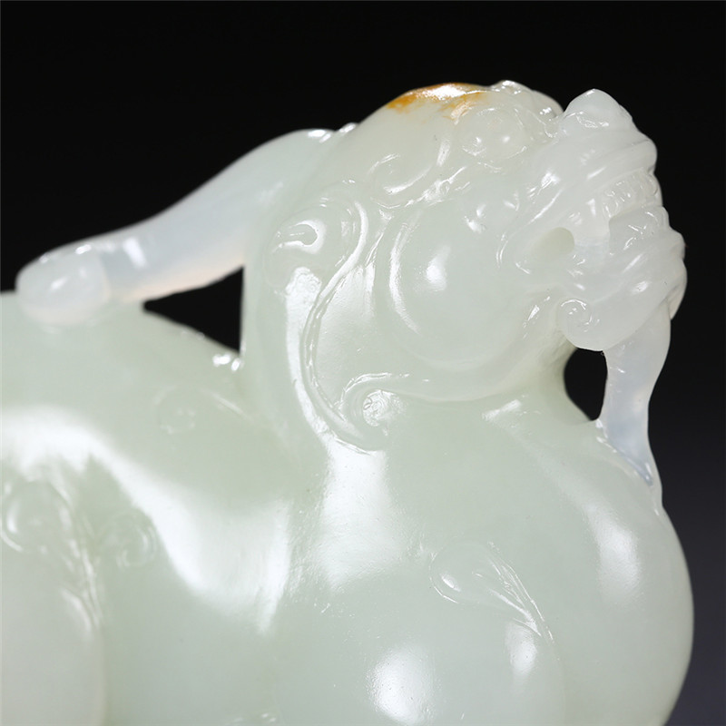 貔貅和田玉手把件，天然籽料真皮手玩件