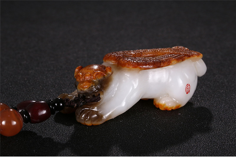 神獸飛虎手把件掛件，天然白玉手玩件玉石小擺