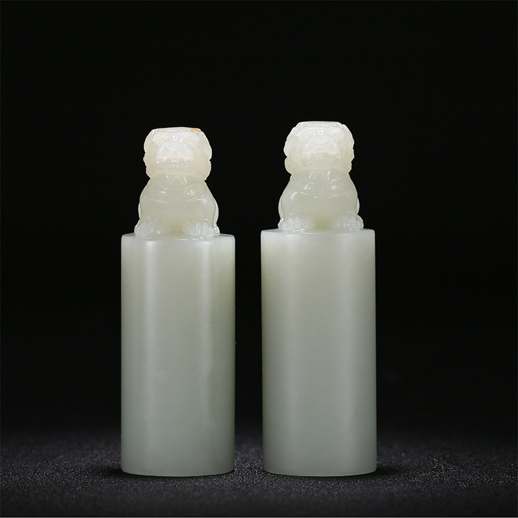 獅子和田玉手把件印章，天然玉石小巧擺件