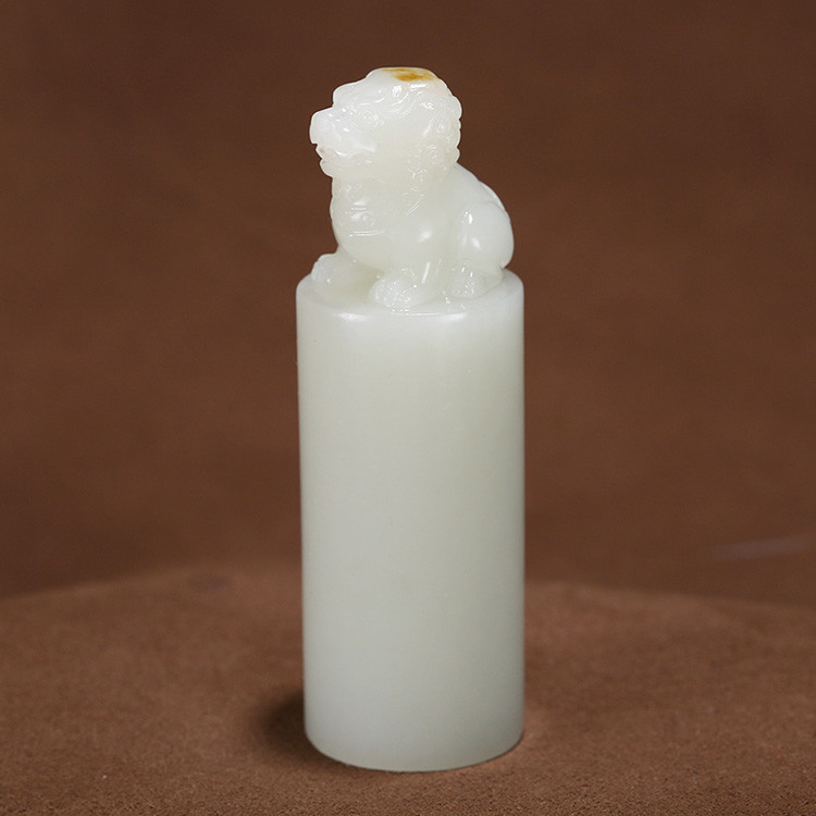 獅子和田玉手把件印章，天然玉石小巧擺件