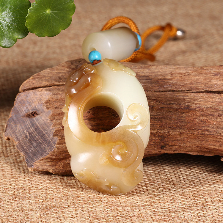 游龍?zhí)煜潞吞镉穹鹿艗旒?，白玉生肖龍項鏈掛? src="/yuedu/d/file/bigpic/190404/04/14-1FQQ52315-50.jpg" / data-jQyb="LWrVCJ"><img alt=