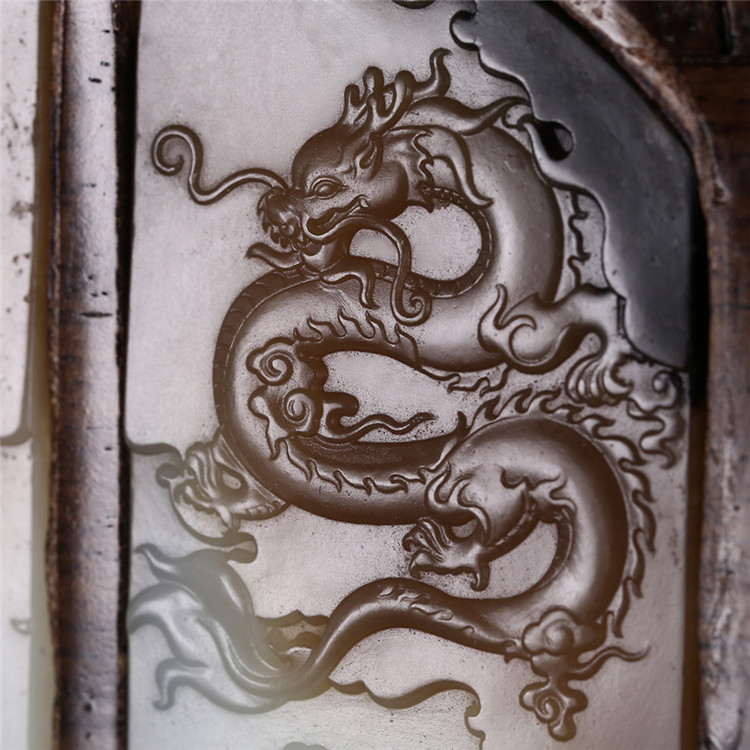 和田玉龍鳳呈現(xiàn)玉牌子，天然糖白玉蘇工擺件