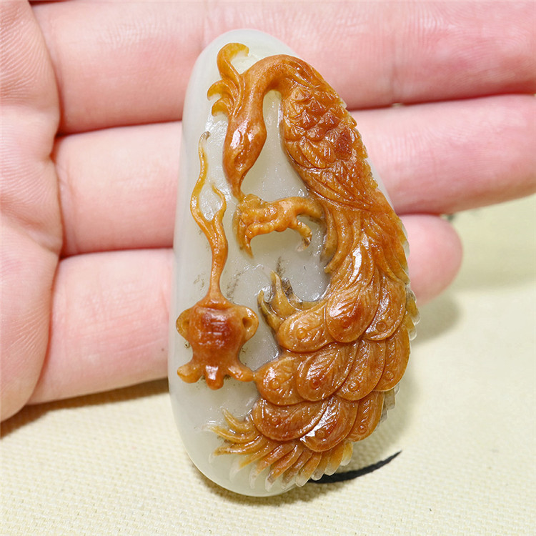 白玉項鏈優(yōu)雅孔雀吊墜，錦繡前程玉石掛墜