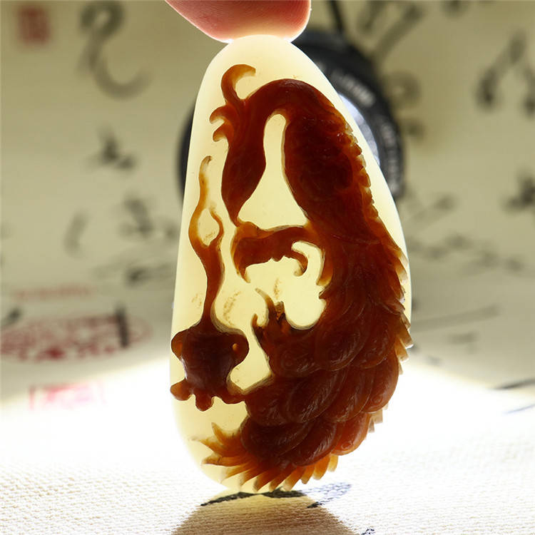 白玉項(xiàng)鏈優(yōu)雅孔雀吊墜，錦繡前程玉石掛墜