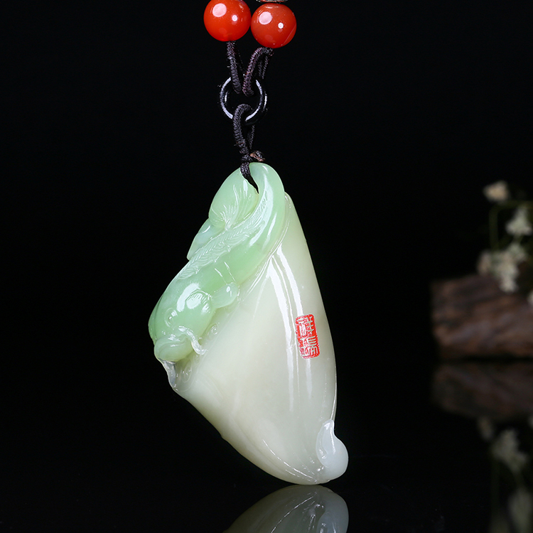 和田翠青玉山料魚掛墜，玉墜蓮蓬玉石項鏈