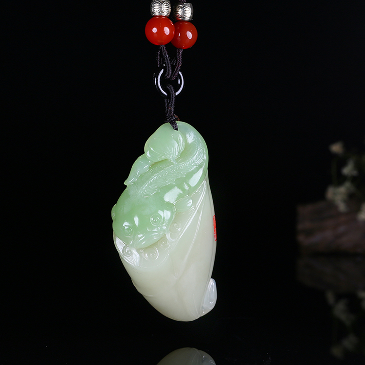 和田翠青玉山料魚掛墜，玉墜蓮蓬玉石項鏈