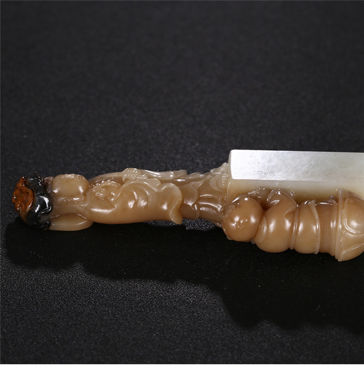 童子拜觀音白玉印章，立體圓雕和田玉手把件