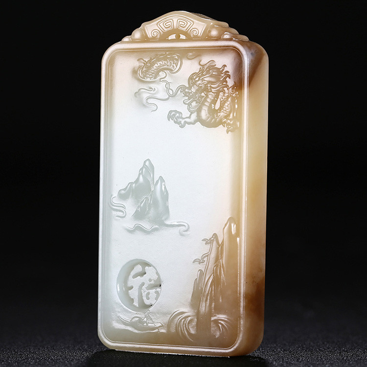 神龍送福人間山水玉牌掛件，天然糖白玉項鏈