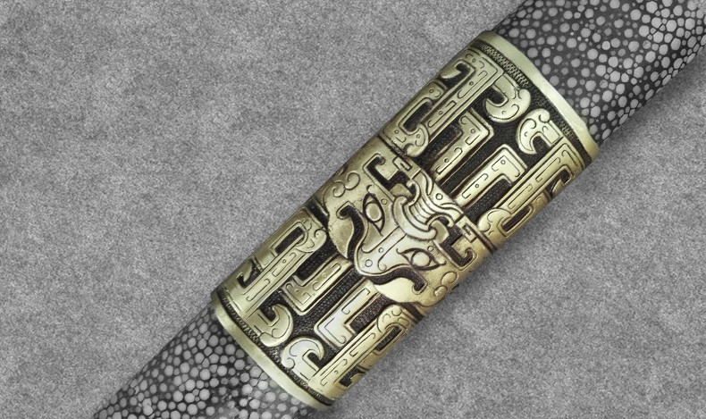 龍紋環(huán)首劍漢劍，漢代軍隊(duì)常用佩刀