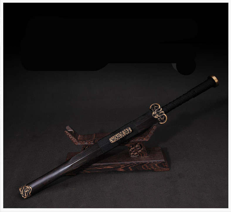 櫑具劍八面漢劍花紋鋼長款，蓬勃生機有力量