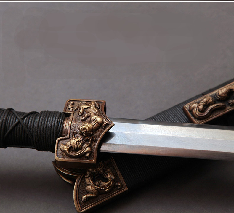 九龍羽毛紋漢劍，長劍雙手寶劍