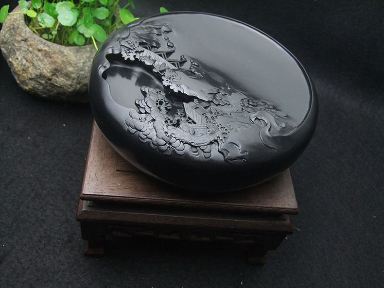 歙硯雕刻精致山水硯臺(tái)，精品老坑龍尾硯