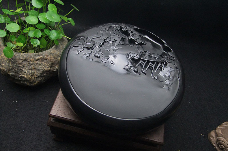 歙硯雕刻精致山水硯臺(tái)，精品老坑龍尾硯