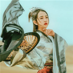 大漠孤煙古風(fēng)女子真人頭像，唯美女生qq頭像