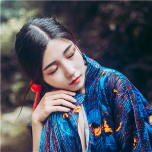林間溪水靈氣女子頭像，唯美古風(fēng)頭像真人