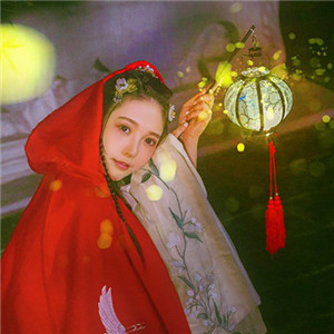 夜深庭間女子古風(fēng)頭像大全，紅斗篷美人qq頭像