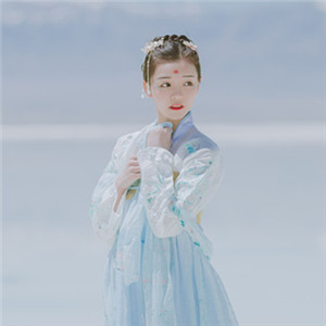 冰靈純凈藍(lán)衣漢服女子頭像，可愛(ài)女生古風(fēng)真人