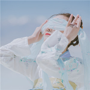 冰靈純凈藍(lán)衣漢服女子頭像，可愛(ài)女生古風(fēng)真人