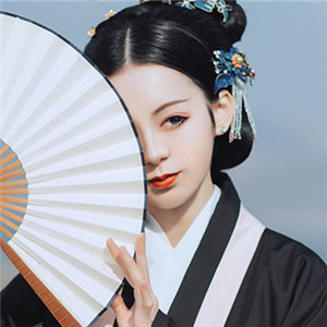 孤傲冷寂女子古風(fēng)頭像，真人女生qq頭像