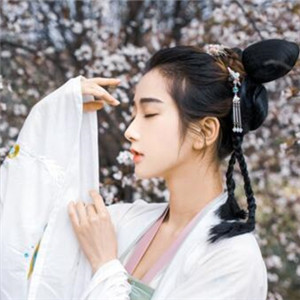 櫻花樹下古風女子頭像，真人古風頭像大全
