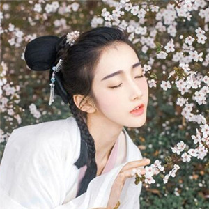櫻花樹下古風女子頭像，真人古風頭像大全