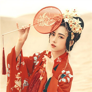大漠黃沙嫁衣紅裳女子頭像，古風(fēng)艷麗真人頭像