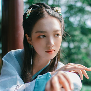 清荷滿塘綠衣小姑娘古風(fēng)頭像，愜意唯美女生頭