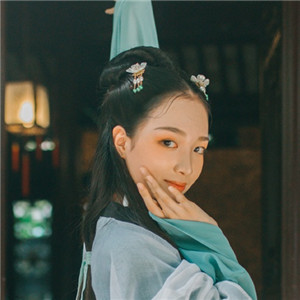 清荷滿塘綠衣小姑娘古風(fēng)頭像，愜意唯美女生頭