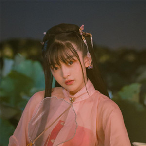 夜色杏粉小依獨(dú)醉酒古風(fēng)頭像，女生古風(fēng)頭像