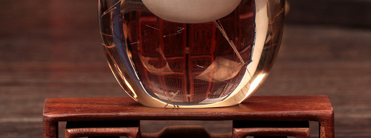 象征財富的天然通透水晶鼻煙壺