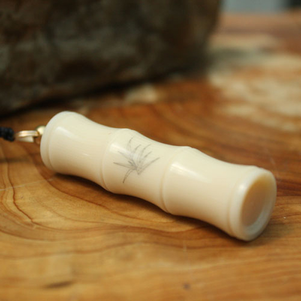 清新素雅人工象牙竹節(jié)鼻煙壺