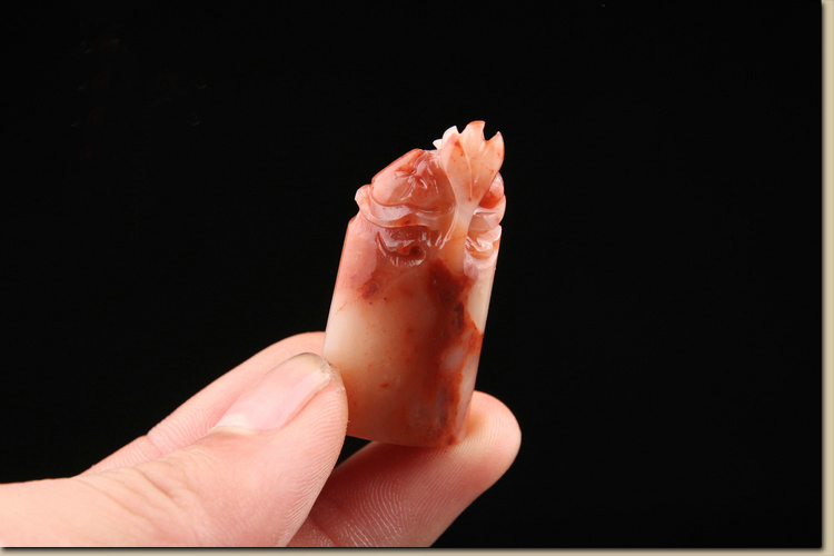 匠心啟航閱讀壽山石芙蓉凍荷花印章