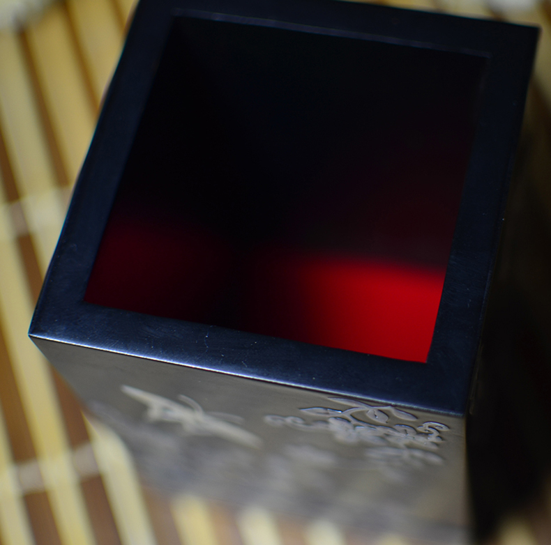 復(fù)古螺鈿漆器實木質(zhì)貝殼筆筒