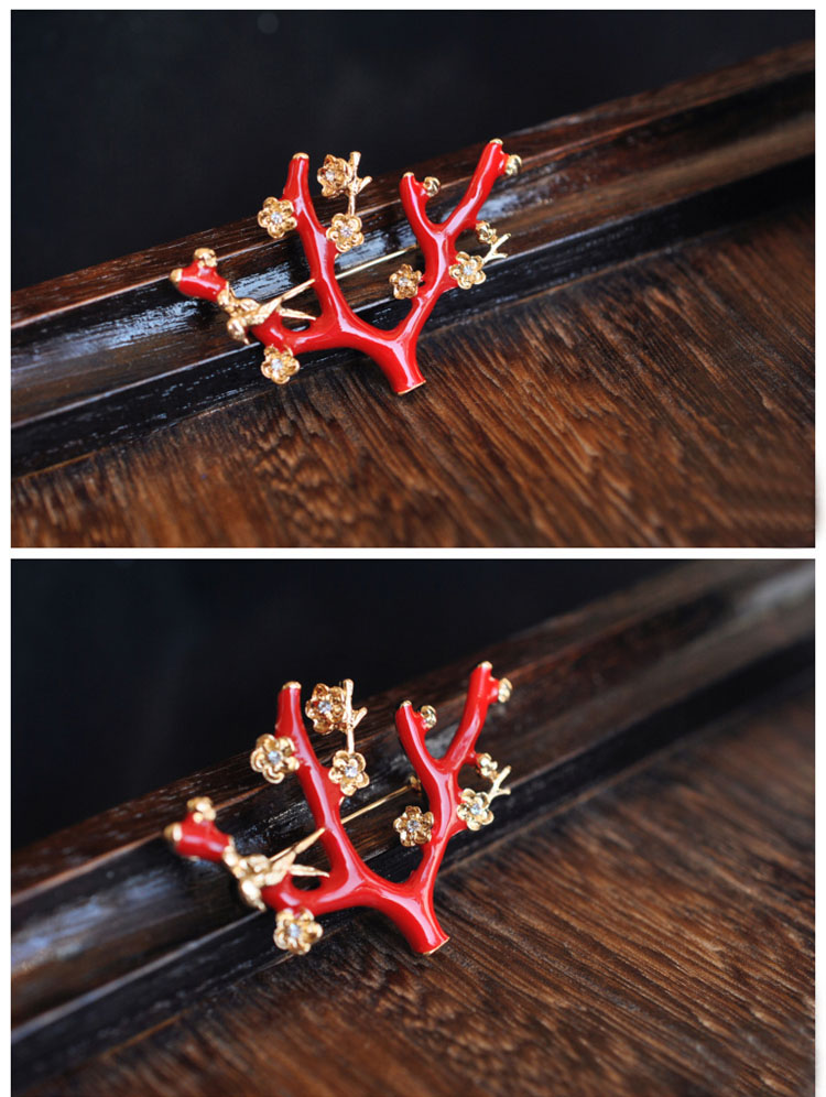 匠心啟航閱讀文藝復(fù)古紅釉梅花樹枝棲小鳥雅致胸針