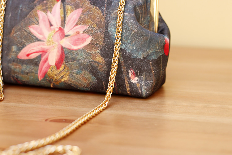 匠心啟航閱讀復(fù)古水墨荷花斜挎旗袍手工包