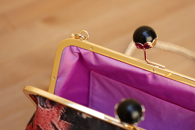 匠心啟航閱讀復(fù)古水墨荷花斜挎旗袍手工包