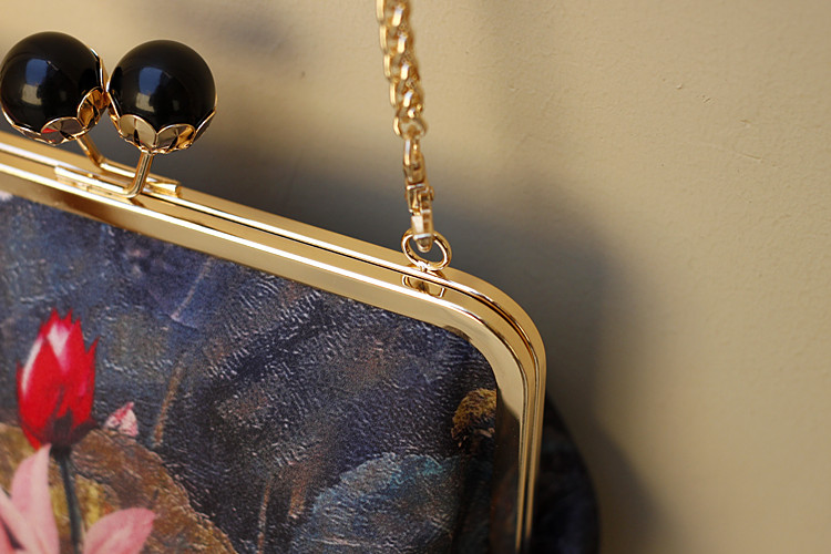 匠心啟航閱讀復(fù)古水墨荷花斜挎旗袍手工包