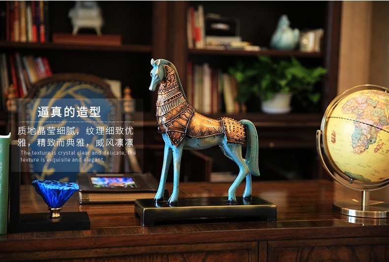威風(fēng)凜凜，鎧甲鐵騎馬型鐵藝工藝品