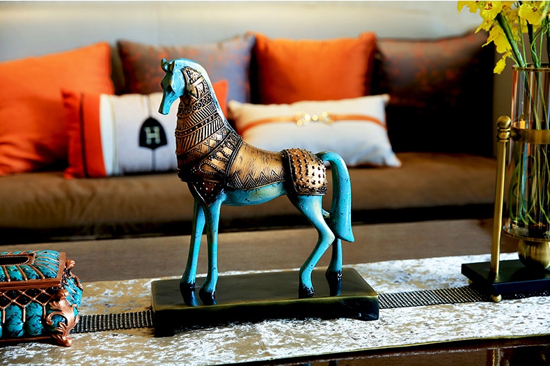 威風(fēng)凜凜，鎧甲鐵騎馬型鐵藝工藝品