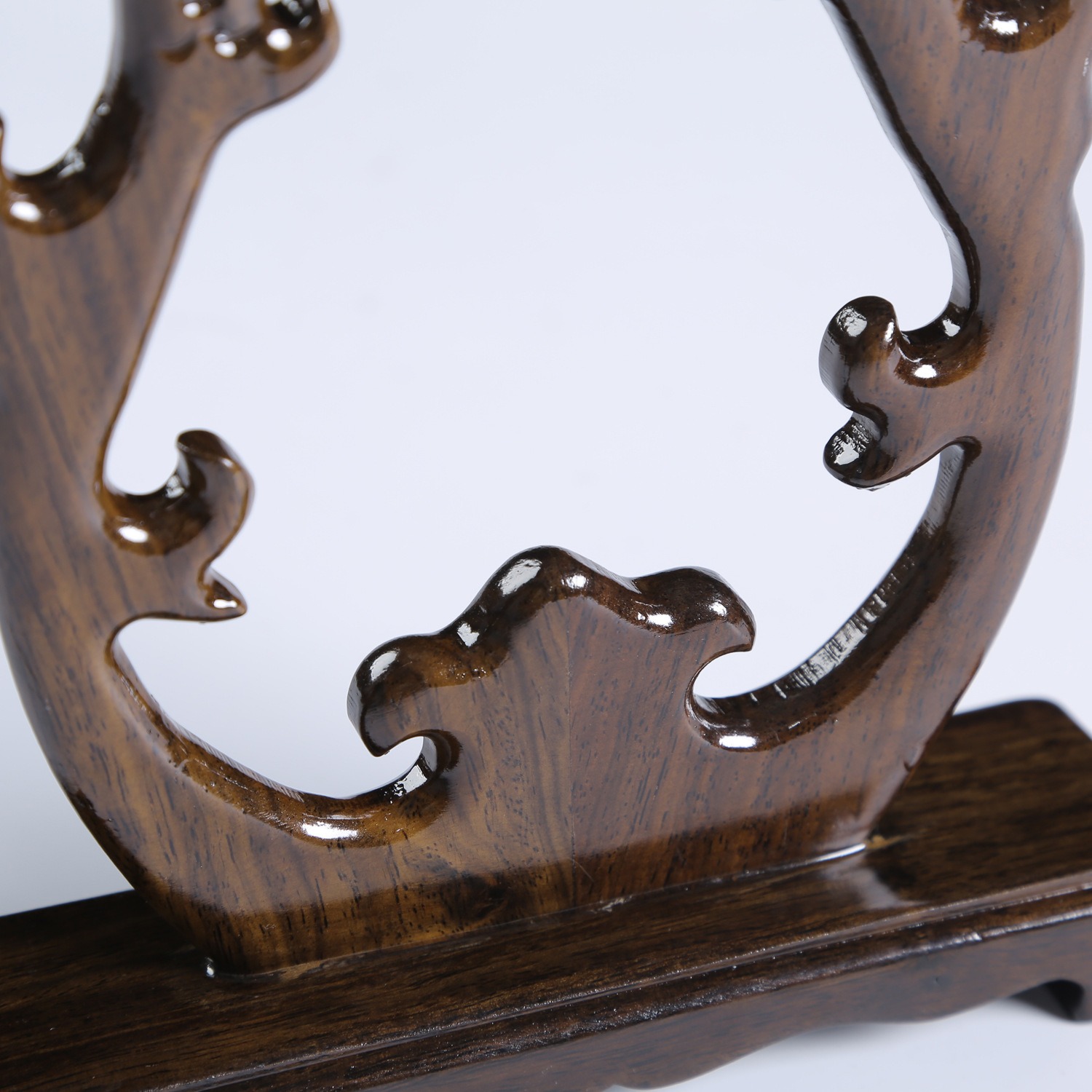 龍頭玉架木雕，細膩精致木雕